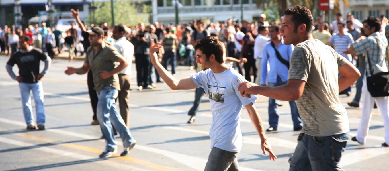 «Ωρολογιακή βόμβα» οι χιλιάδες «εξαφανισμένοι» παράνομοι μετανάστες στην χώρα - Φόβοι για τζιχαντιστές!